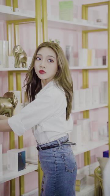 莫邪- 敢欺负我的人,也不看看我是谁! - kol 数据,网红排行榜