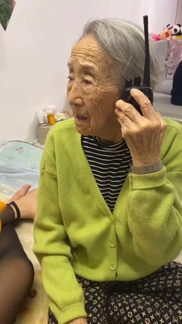 胡涵溪 - 胡涵溪抖音kol合作,广告,视频,粉丝,联系